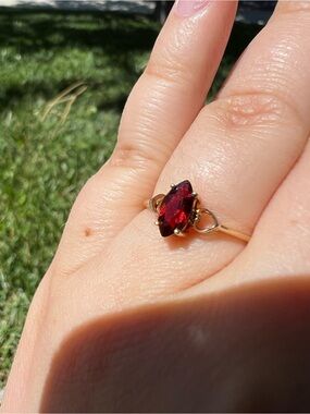 Vintage 10k Solid Gold Ring with Garnet Marquise Stone